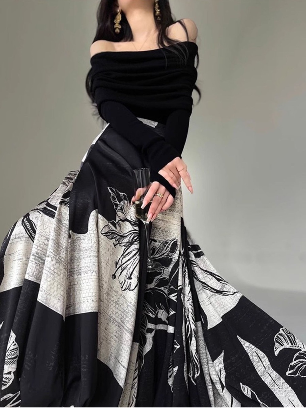 COMMENSE Bud Waist Side-Zipper Black White Floral Midi Skirt NWT Size Small - Picture 3 of 9